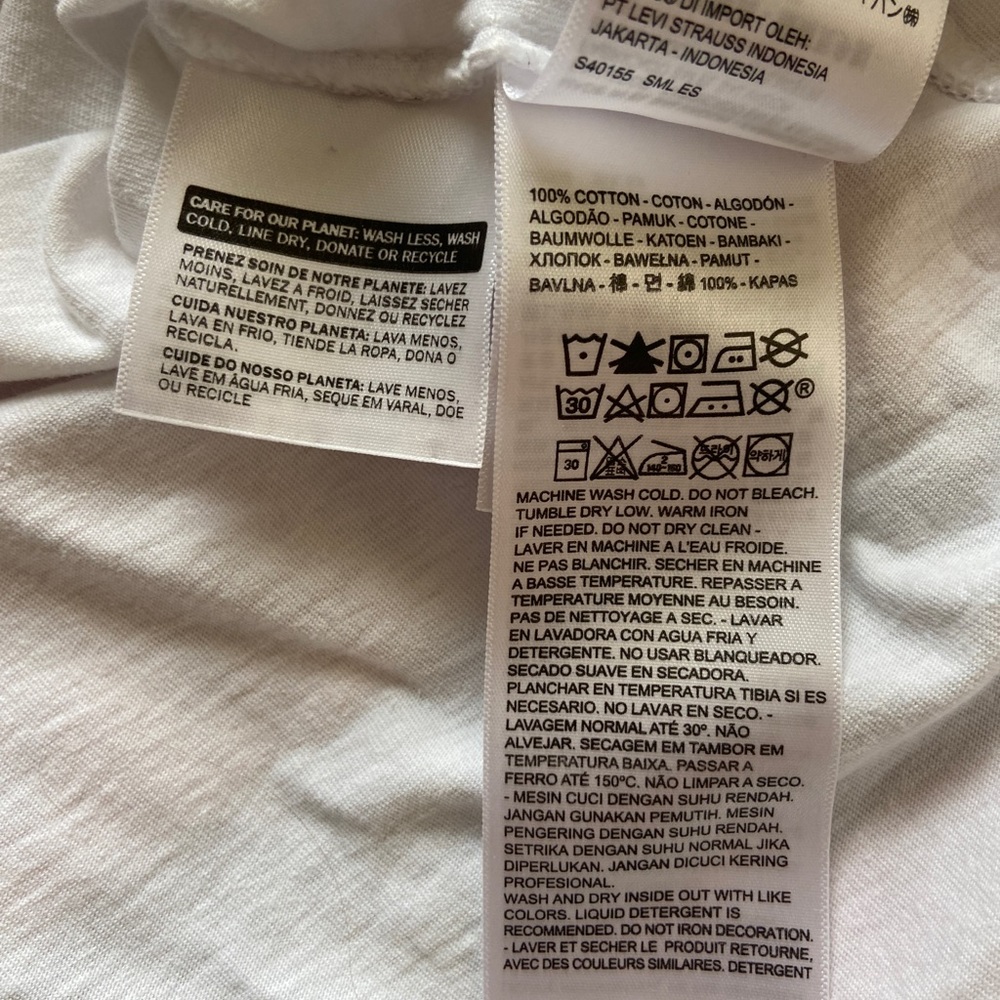 Levi’s Women’s t-shirt | Size M - Picture 8 of 8